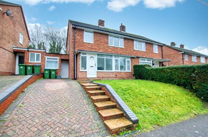 3 Bedroom Semi Detached House For Sale In Somerset Avenue, Southampton, Hampshire, SO18