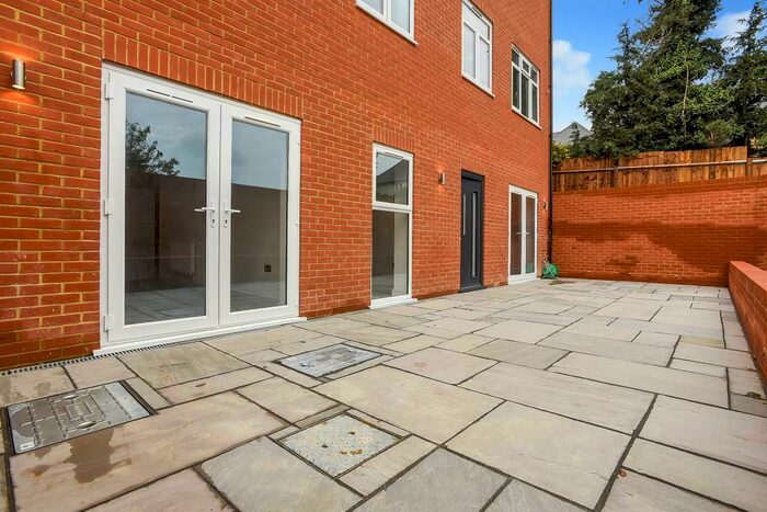 2 Bedroom Flat To Rent In Holmleigh House, Lansdown Road, Kent, DA14