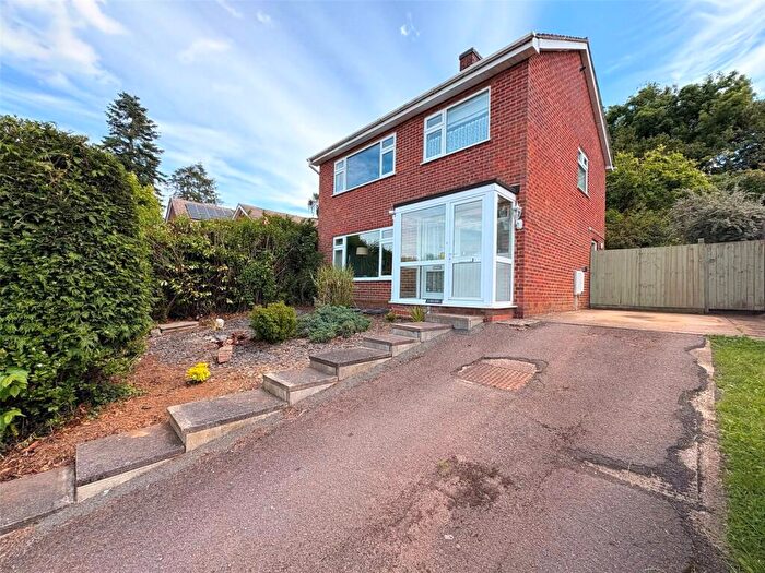 3 Bedroom Detached House For Sale In Hillside, Daventry, Northamptonshire, NN11