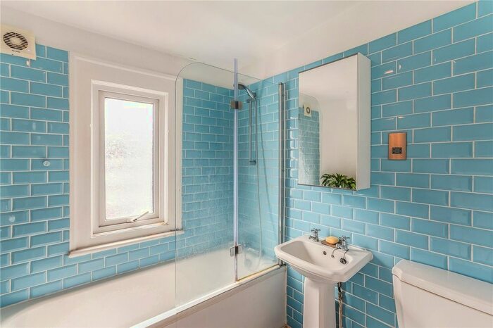 2 Bedroom Flat For Sale In Bawdale Road, East Dulwich, London, SE22