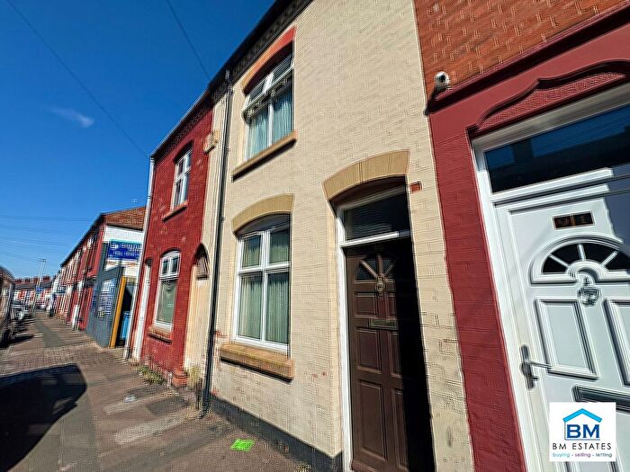 3 Bedroom Terraced House For Sale In Asfordby Street, Leicester, LE5