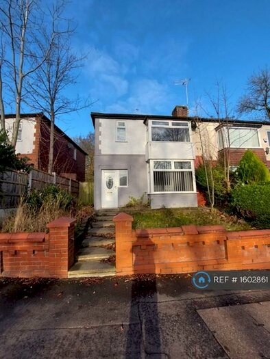3 Bedroom Semi-Detached House To Rent In Park Road, Bolton, BL1
