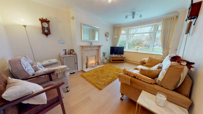 2 Bedroom Semi-Detached Bungalow For Sale In Holcombe Close, Kearsley, Bolton, BL4