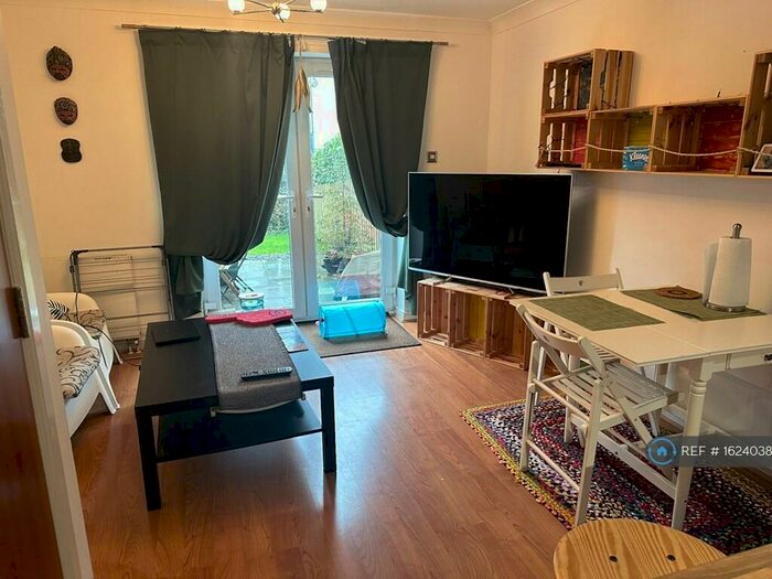 3 Bedroom Terraced House To Rent In Hilton Gardens, Glasgow, G13