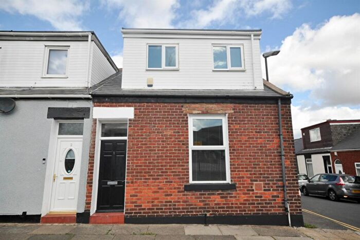 4 Bedroom Cottage To Rent In Well Street, Pallion, SR4