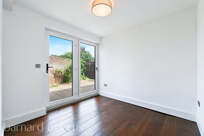 1 Bedroom Maisonette For Sale In Barnlea Close, Feltham, TW13