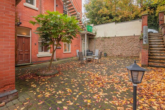 2 Bedroom Flat To Rent In Newcastle Drive, Nottingham, Nottinghamshire, NG7