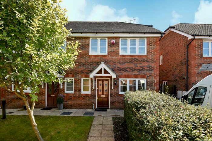 3 Bedroom Semi-Detached House To Rent In Warfield Street, Warfield, RG42