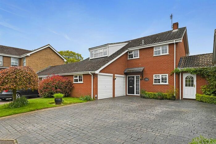4 Bedroom Link Detached House For Sale In Tithe Close, Gazeley, Newmarket, CB8