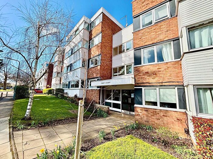 2 Bedroom Flat To Rent In Trent Court, Wanstead, E11