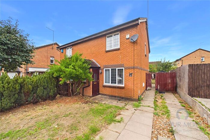 3 Bedroom Semi Detached House To Rent In Yeoman Meadow, East Hunsbury, Northampton, Northamptonshire, NN4