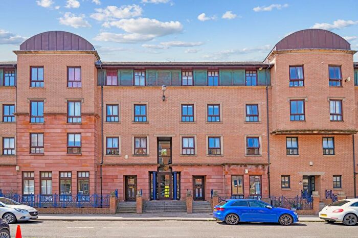 2 Bedroom Duplex For Sale In Errol Gardens, Flat /, New Gorbals, Glasgow, G5