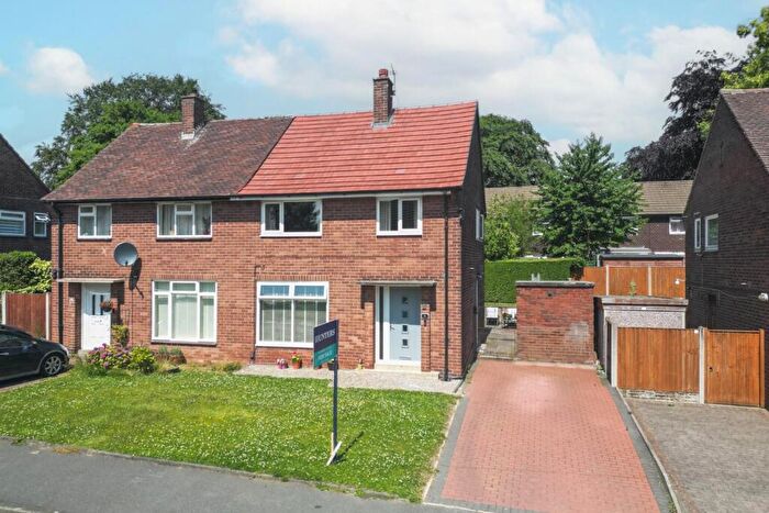 3 Bedroom Semi-Detached House For Sale In Fieldhouse Close, Moortown, Leeds, LS17