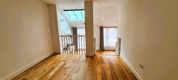 1 Bedroom Flat To Rent In Flat, Newmarket Road, Cambridge, CB5
