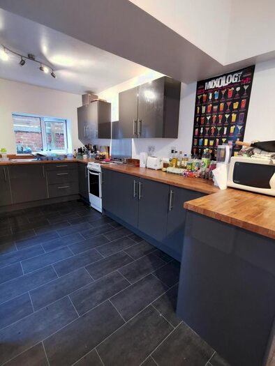 5 Bedroom Property To Rent In Westbury Street, Brynmill, Swansea, SA1