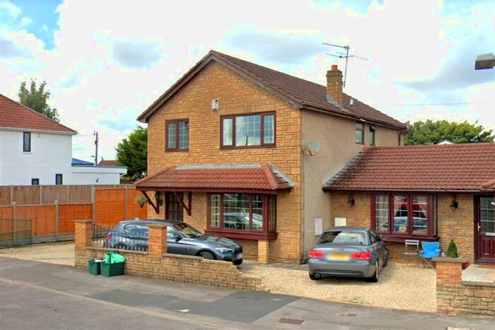 4 Bedroom Semi-Detached House To Rent In Church Road, Hanham, BS15