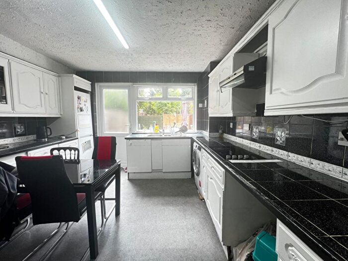 4 Bedroom End Of Terrace House To Rent In Clifton Way, London, SE15