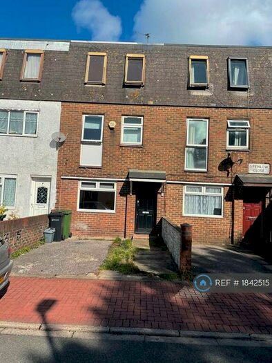 4 Bedroom Terraced House To Rent In Spenlow Close, Portsmouth, PO2