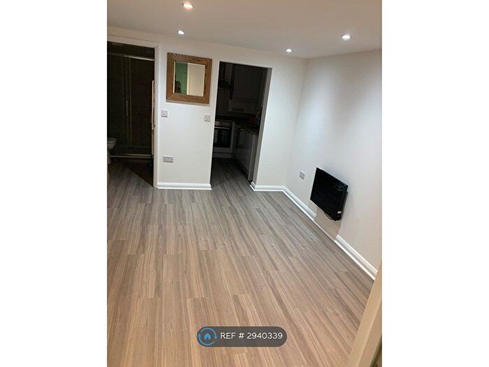 1 Bedroom Flat To Rent In Highworth, Swindon, SN6