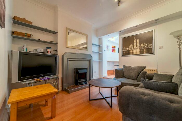 4 Bedroom House To Rent In Harborne Park Road, Birmingham, B17