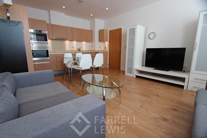 2 Bedroom Flat To Rent In Bromyard Avenue, London, W3