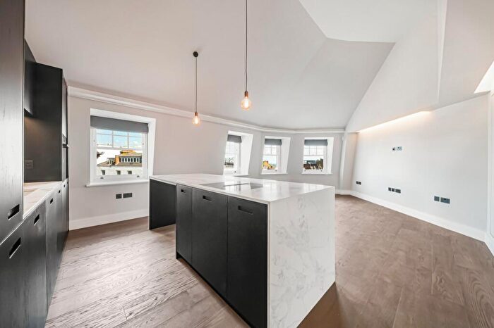 2 Bedroom Flat To Rent In Holly Hill, Hampstead Village, NW3