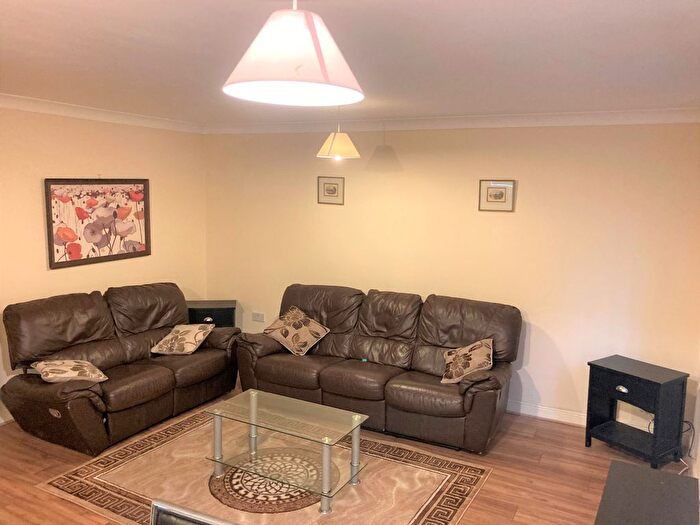 2 Bedroom Flat To Rent In Drayton Street, Manchester, M15