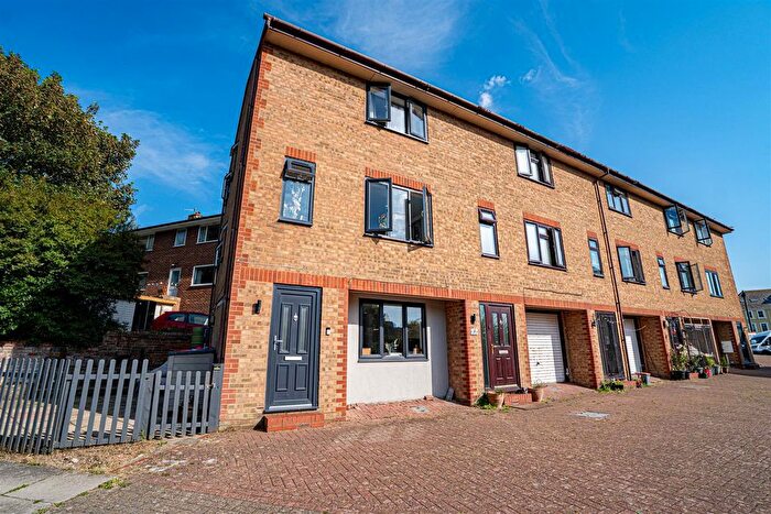 3 Bedroom End Terrace House For Sale In West Hill Road, St. Leonards-On-Sea, TN38
