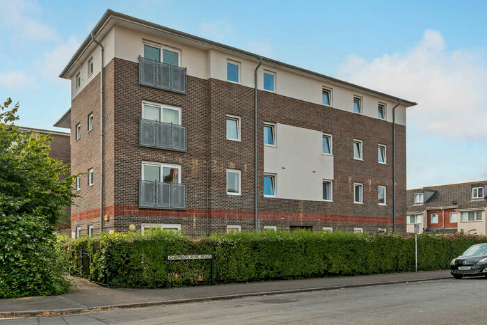 2 Bedroom Flat To Rent In The Orchard, Chamberlayne Road, SO50