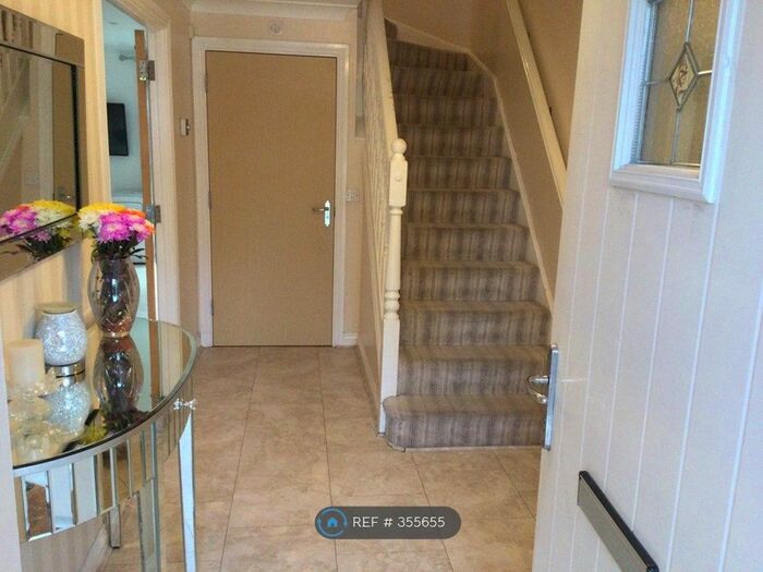 4 Bedroom End Of Terrace House To Rent In The Nave, Laindon, Basildon, SS15