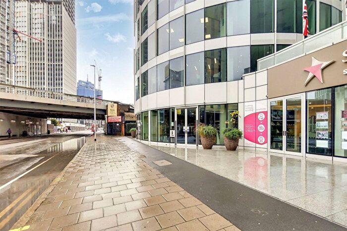 2 Bedroom Flat To Rent In Sky Gardens, Wandsworth Road, London, SW8