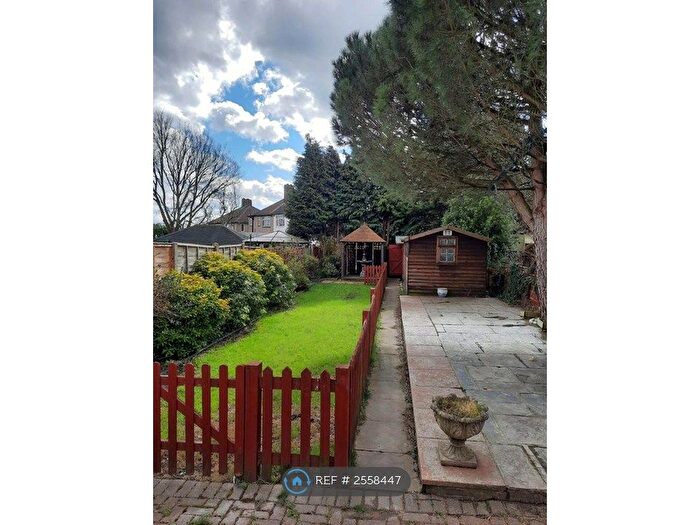 4 Bedroom Semi-Detached House To Rent In Lingfield Crescent, London, SE9