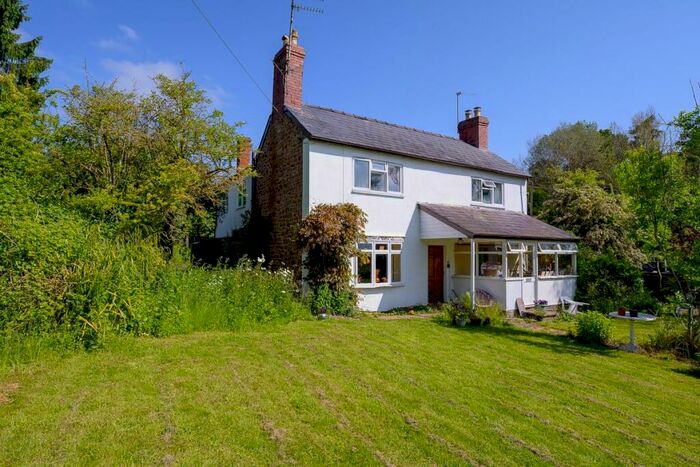 4 Bedroom Character Property For Sale In Pear Tree Farm, HR2