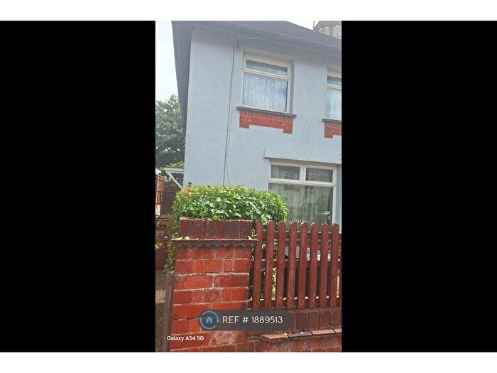 3 Bedroom End Of Terrace House To Rent In Malcolm Road, Northampton, NN2