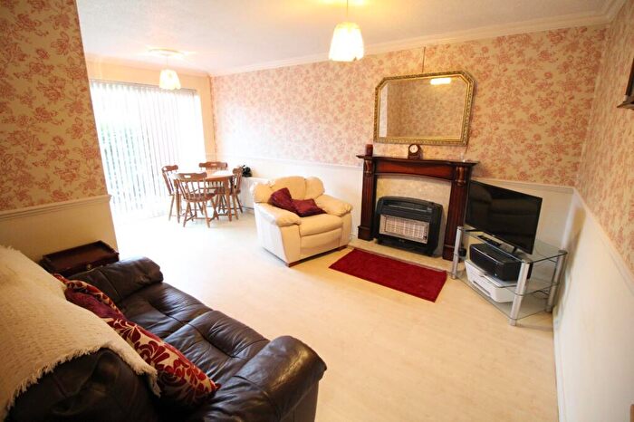 2 Bedroom Bungalow For Sale In Tresillian Road, Exhall, Coventry, Warwickshire, CV7