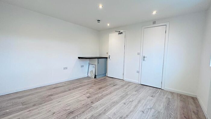 1 Bedroom Studio To Rent In Coles Green Road, London, NW2