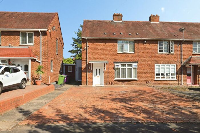 3 Bedroom End Terrace House For Sale In East Park Way, East Park, Wolverhampton, WV1
