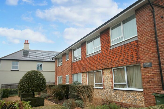 2 Bedroom Flat To Rent In Woodfield Lane, Ashtead, KT21