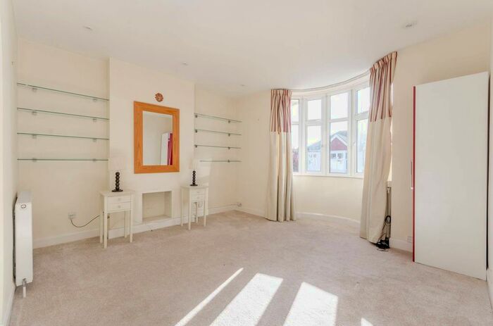 2 Bedroom Flat To Rent In Ethelbert Road, Raynes Park, London, SW20