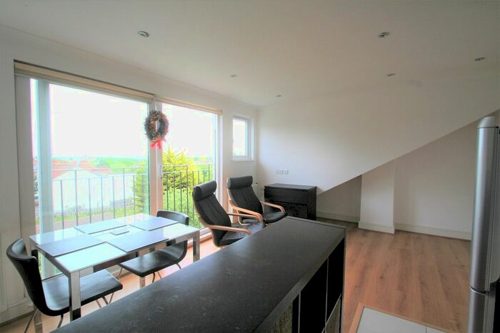 1 Bedroom Flat To Rent In Rosemary Avenue, Finchley Central, London, N3