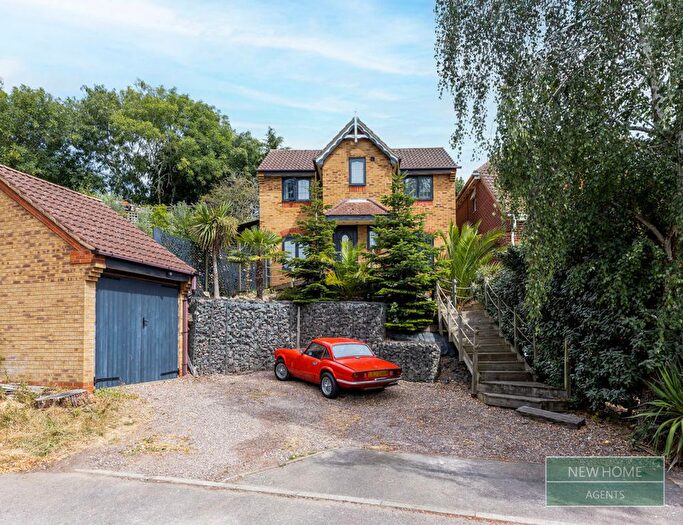3 Bedroom Detached House For Sale In Elm Way, Hartshill, Nuneaton, CV10
