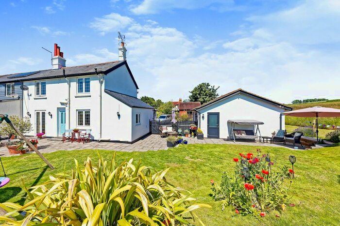 3 Bedroom Semi-Detached House For Sale In Monkton Court Cottages, The Green, Eythorne, Dover, CT15
