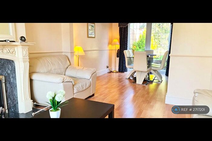 3 Bedroom End Of Terrace House To Rent In Newmarket Way, Hornchurch, RM12