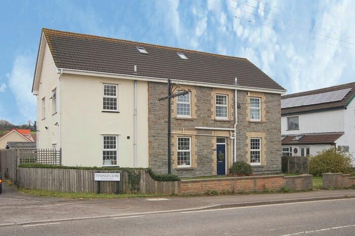 7 Bedroom Detached House For Sale In Martcombe Road, Easton-In-Gordano, Bristol, BS20