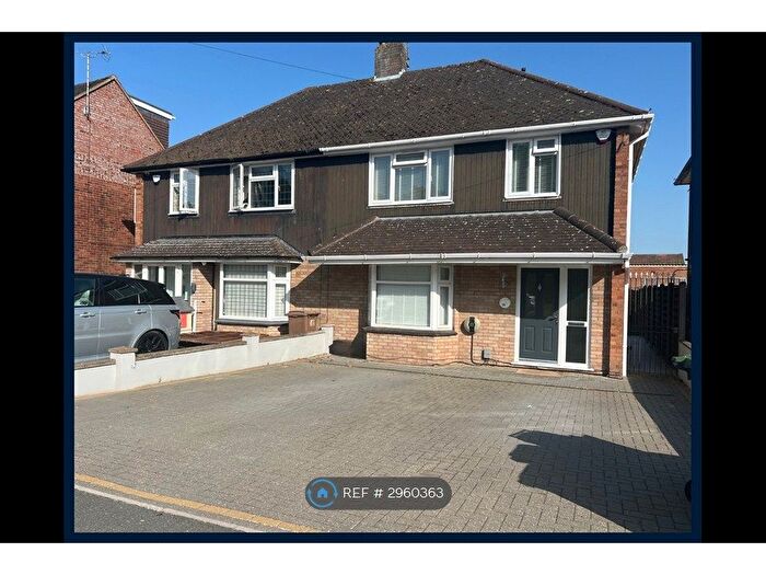 3 Bedroom Semi Detached House To Rent In Pegsdon Close, Luton, LU3