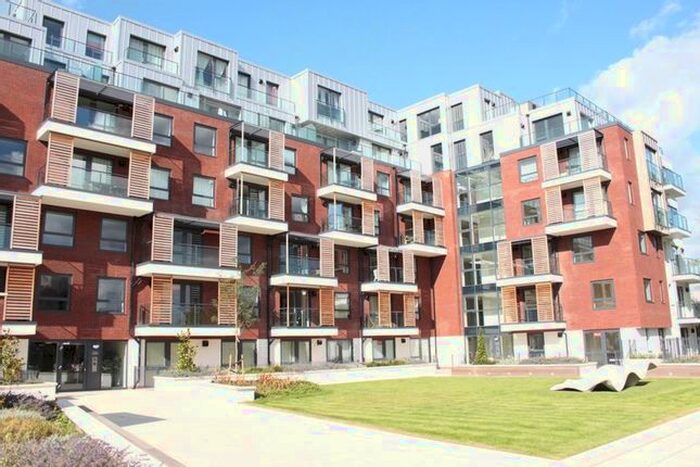1 Bedroom Flat To Rent In Brunel Court, Green Lane, Edgware, Middlesex, HA8