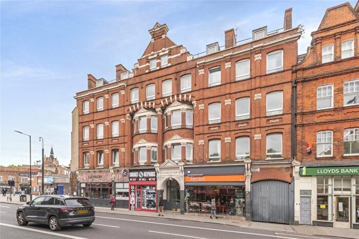 3 Bedroom Flat To Rent In Salisbury House, Highbury Corner, London, N5
