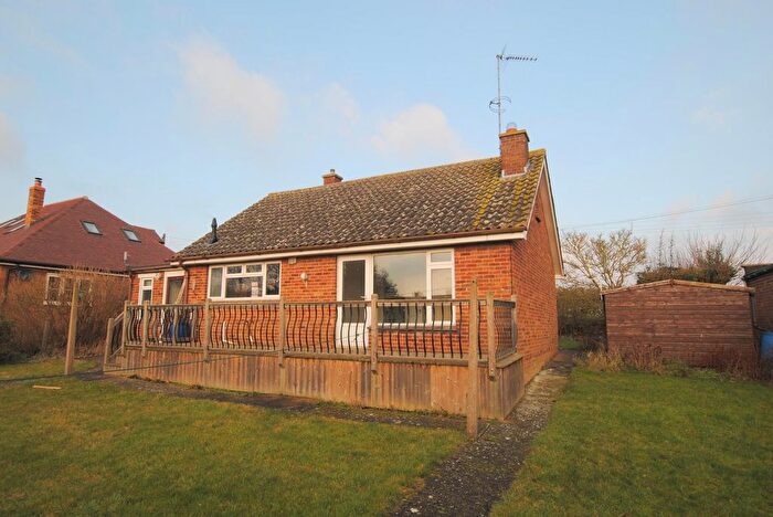 2 Bedroom Detached Bungalow To Rent In Hookhams Path, Wollaston, NN29