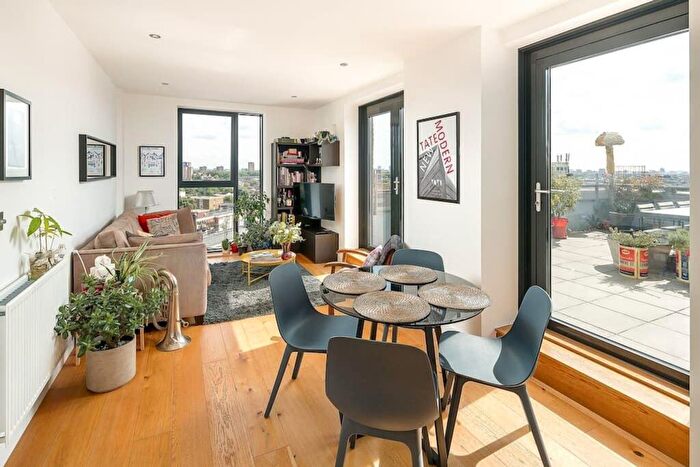 2 Bedroom Flat For Sale In Lee Street, City Mill Apartments Lee Street, E8