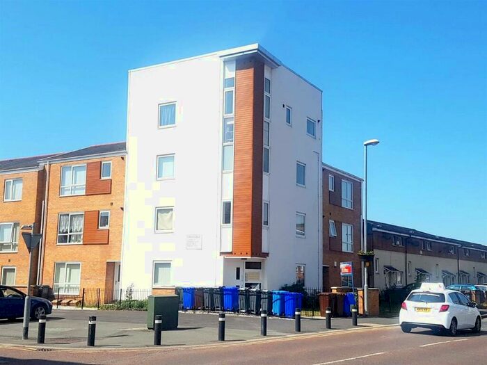 2 Bedroom Flat To Rent In Devonshire Street South, Manchester, Greater Manchester, M13
